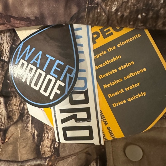 New youth M/L camo hunting set - Picture 2 of 3